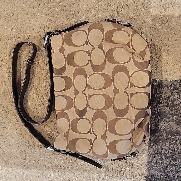 Coach Handbags - 🏷 SALE! Coach, Adjustable Duffle Shoulder/ Crossbody Purse. Great Condition!